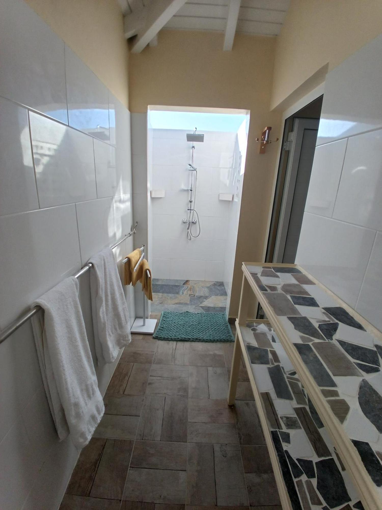 Aux Colibris Amoureux : Loft De Standing Avec Vue Mer Grand-Bourg  المظهر الخارجي الصورة